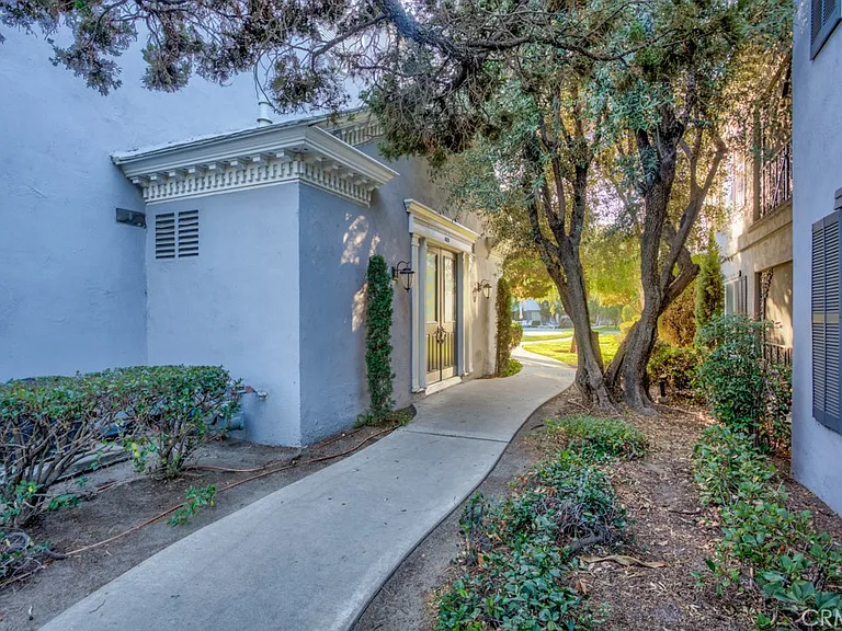 1610 S Pomona Ave #C15 — Photo 33