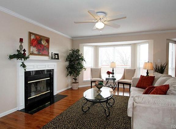 3rd image of 2321 Hunters Crest Dr