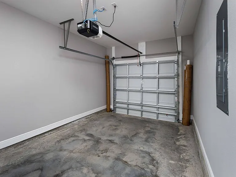 319 Carmel Dr #15 — Photo 30