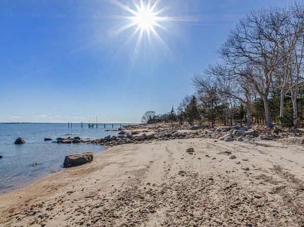 16 Spinnaker Lane, Marion, MA 02738