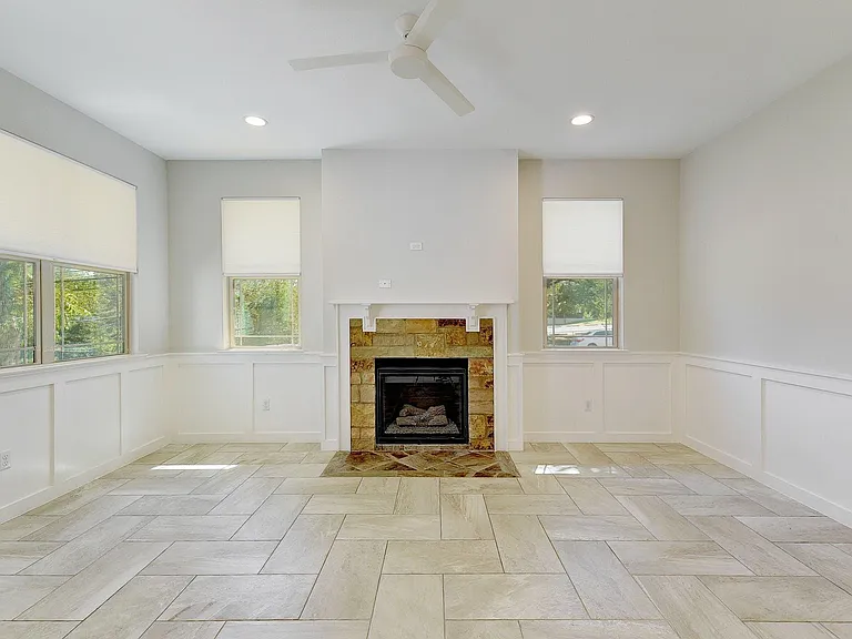 2204 Schriber St #B — Photo 6