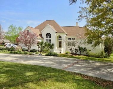 92 Oak Hill Dr NE, Brookhaven, MS, 39601