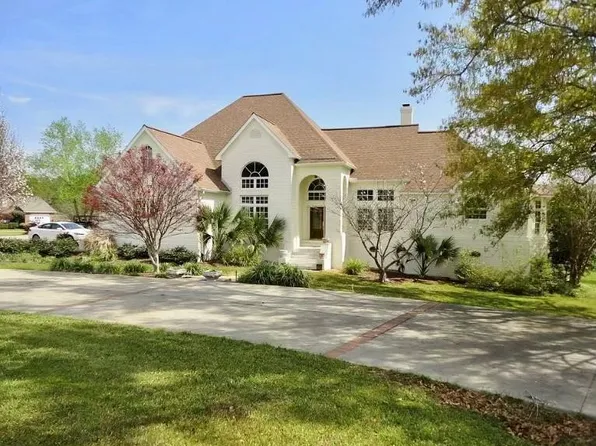 92 Oak Hill Dr NE, Brookhaven, MS 39601