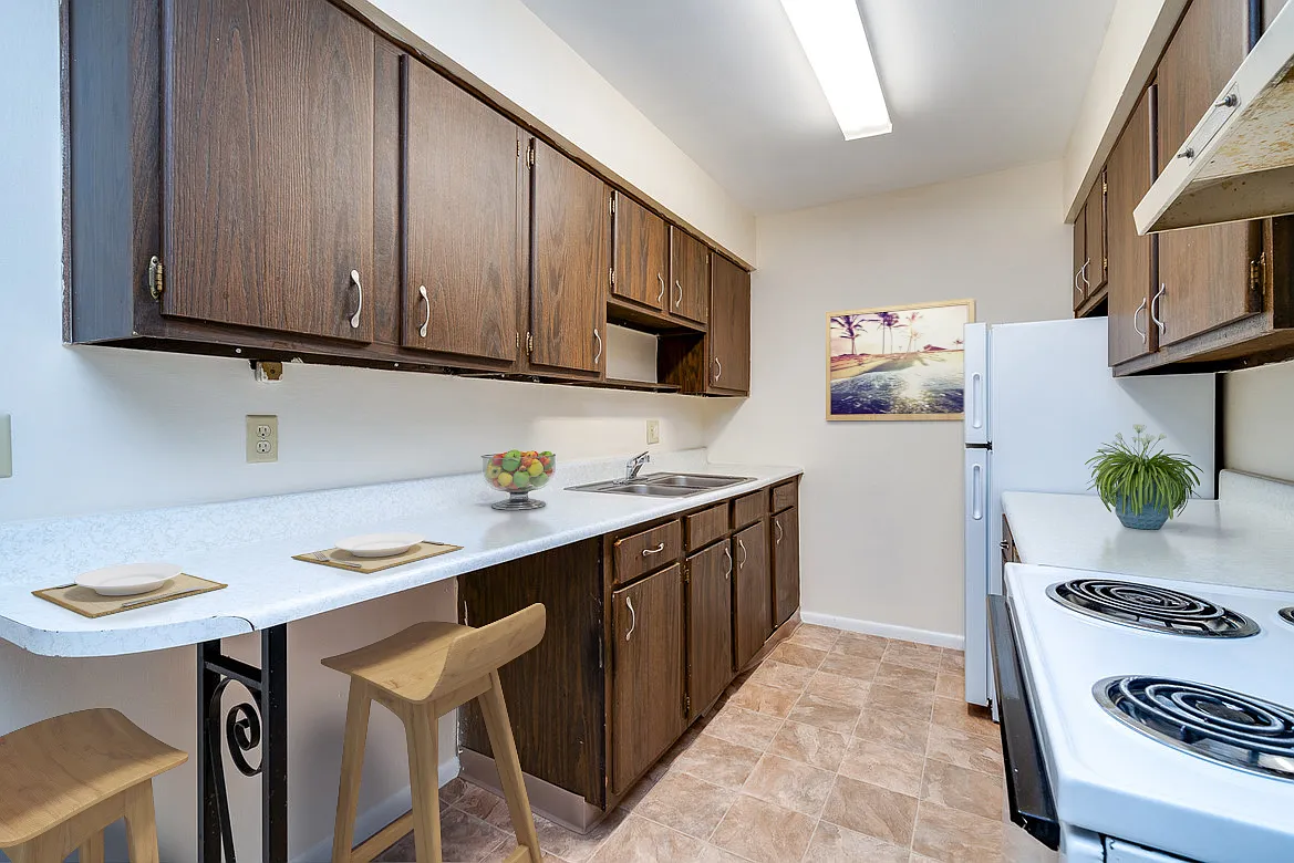 17 Dean Place - C — Photo 2