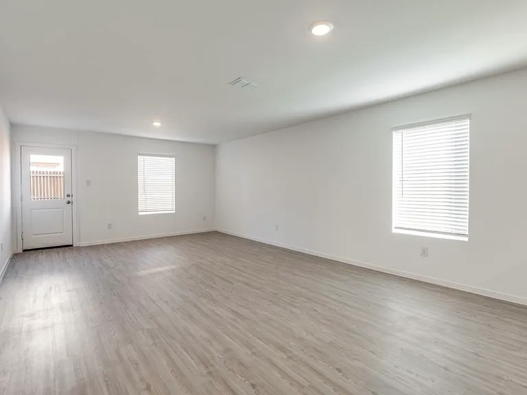 728 Wagtail Dr — Photo 2