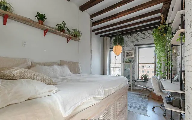 Rented by Bryan L Rozencwaig, LREB | media 24