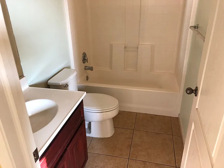 585 Hart Dr — Photo 12