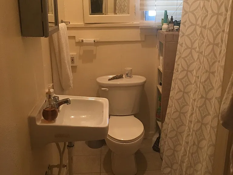 312 W Lynwood St #2 — Photo 6