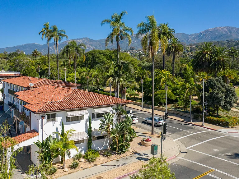 1501 Santa Barbara St #A — Photo 2