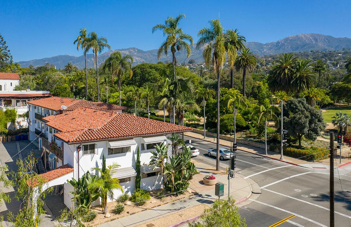 Building Photo - 1501 Santa Barbara St #A