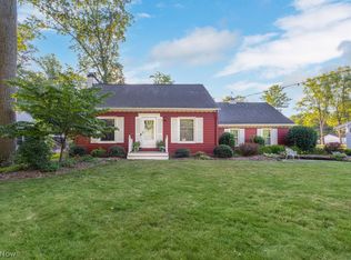 4473 Lansing Dr, North Olmsted, OH 44070