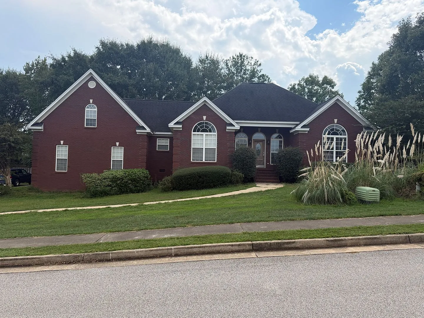 Beautiful 4 bed, 2 bath home in Camden Ridge! — Photo 4