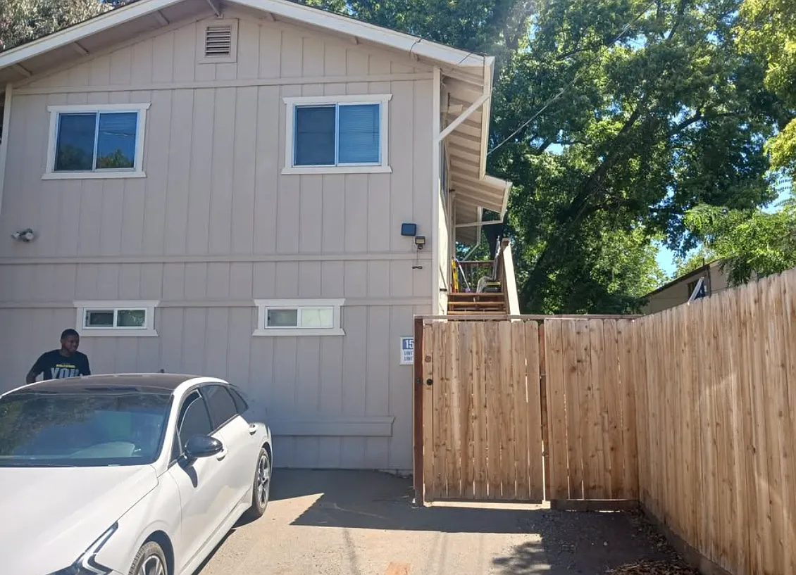 1 bed, $1,000 — Photo 1