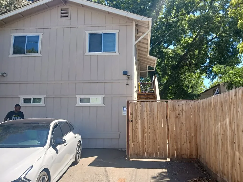 1517 Arbutus Ave #2