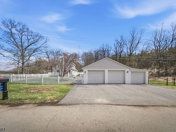 4th image of 34 Old Middleville Rd