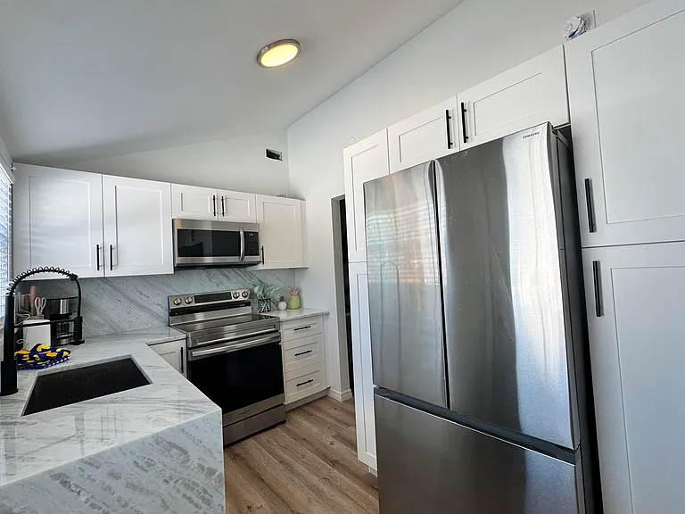 6980 Poinsettia Ave — Photo 12