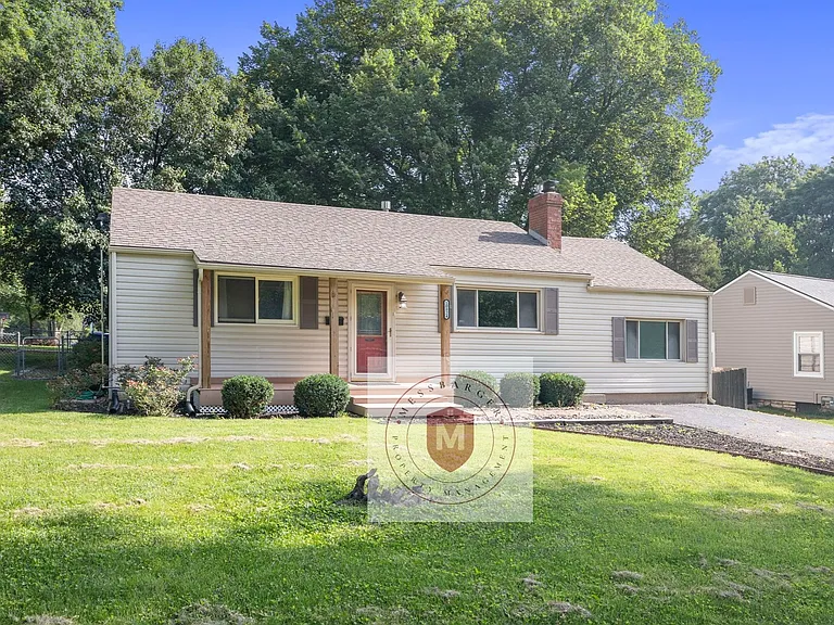 10824 W 64th Ter — Photo 3