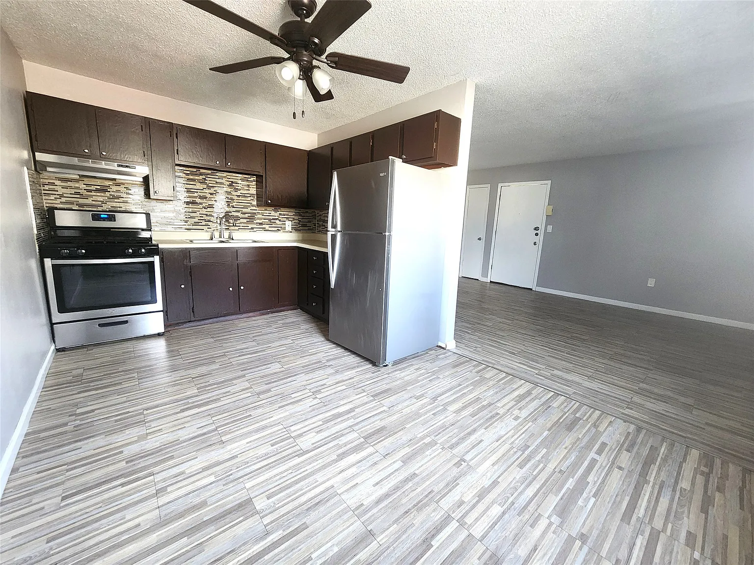 2 bed, 1.0 bath, 850 sqft, $1,000 — Photo 3