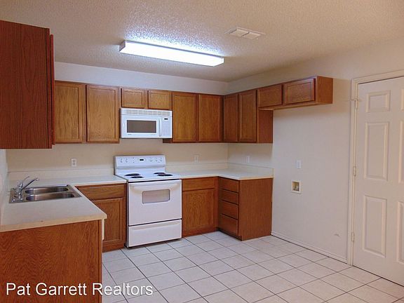 4th image of 5808 96th St Unit A