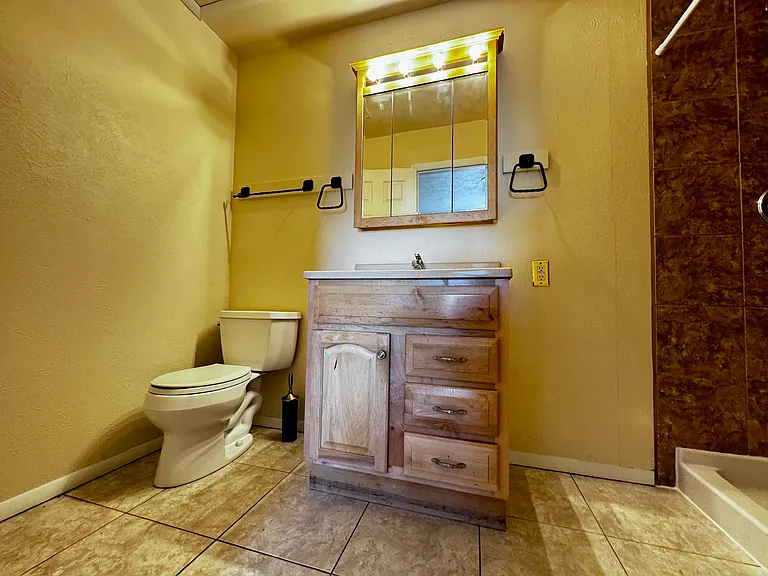 439 Marian Dr — Photo 4
