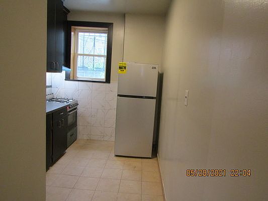 3rd image of 340 15th St #1BB