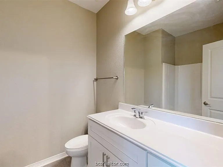 2027 Harvey Mitchell Pkwy S — Photo 20