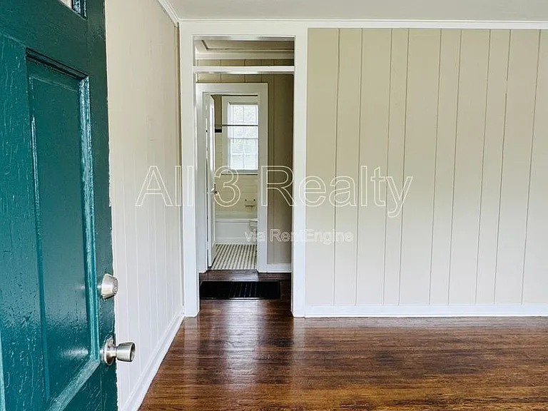 2023 Windsor Ave — Photo 3