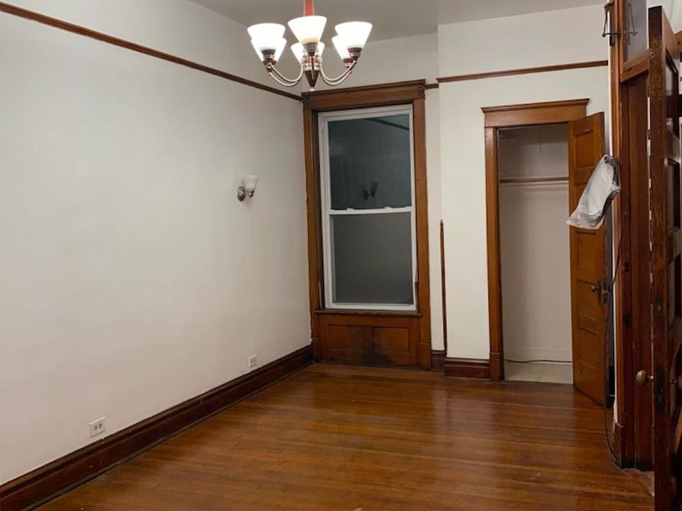 1st image of 4738 S Prairie Ave #1