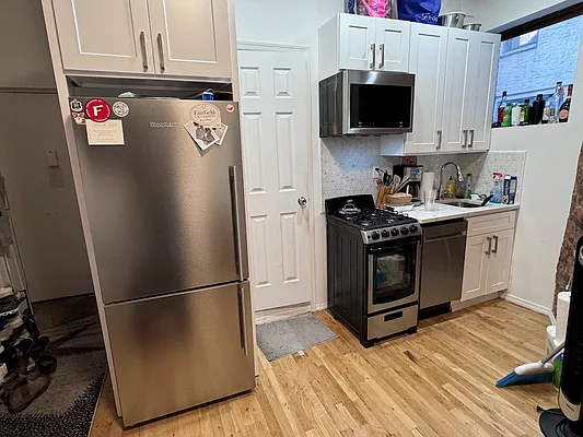 Rented by J PRESTON AND ASSOCIATES INC | media 9