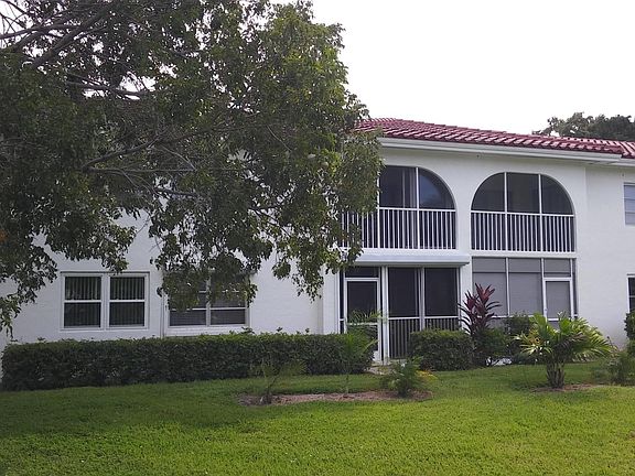3rd image of 1054 Forest Lakes Dr