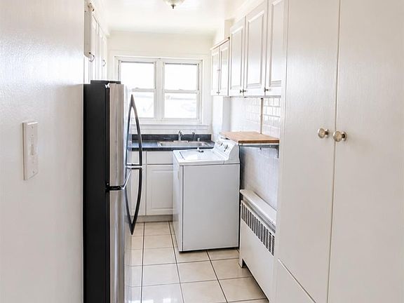 4th image of 214-07B Hillside Ave Unit B