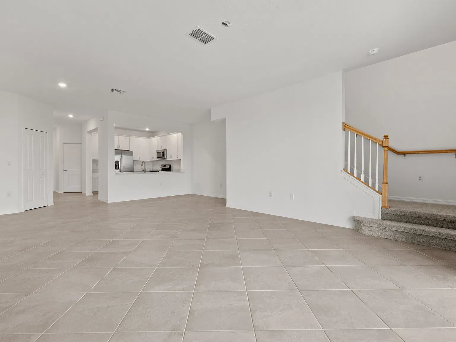 3 bed, 2.5 bath, 1879 sqft, $2,350 — Photo 3