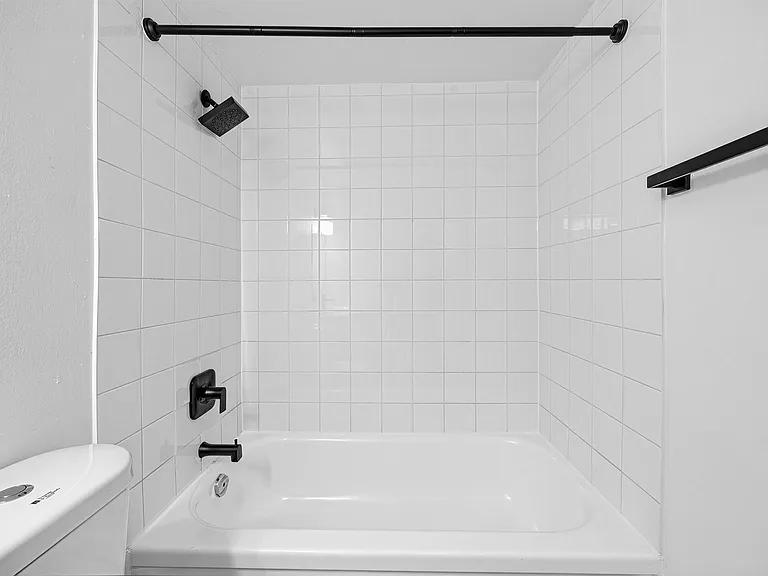 3950 Lawrence Ave E — Photo 19