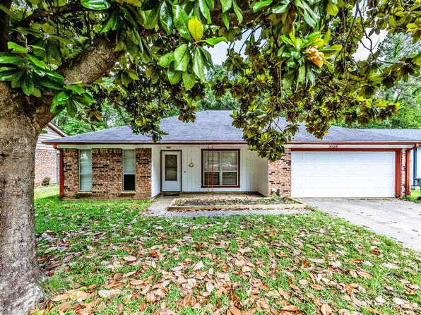 3028 Winding Way, Huntsville, TX 77340