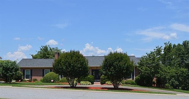 1st image of 9 Leisure Ln
