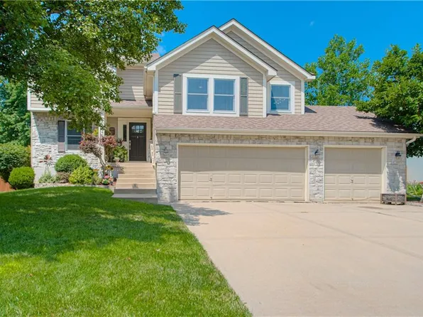 18424 Ash St, Gardner, KS 66030
