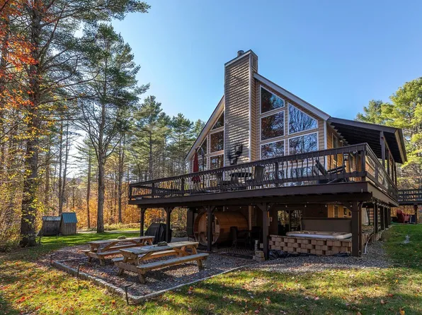 4427 West Hill Road South, Jamaica, VT 05343