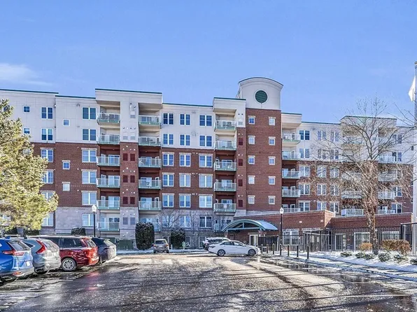 36 Village Rd APT 307, Middleton, MA 01949