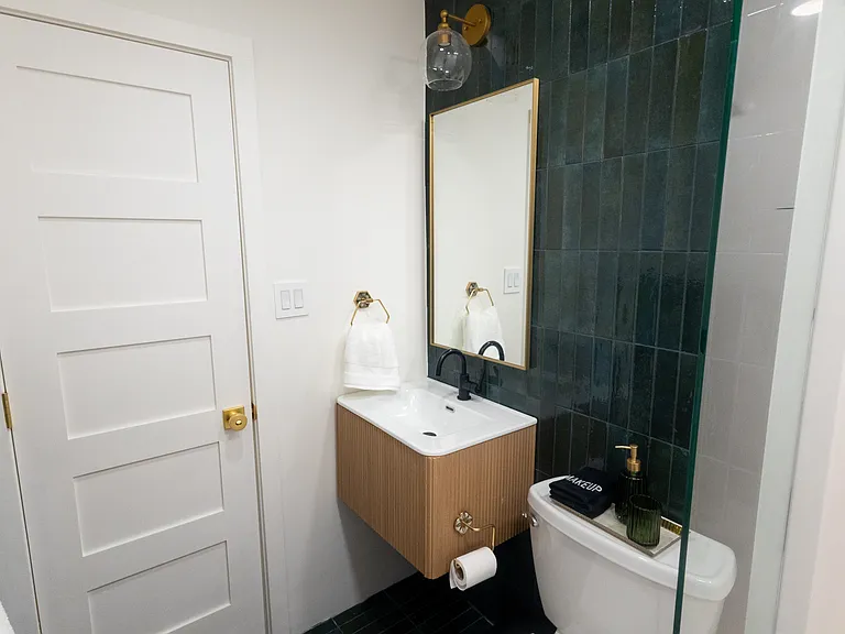 4501 Wellesley Ave — Photo 8