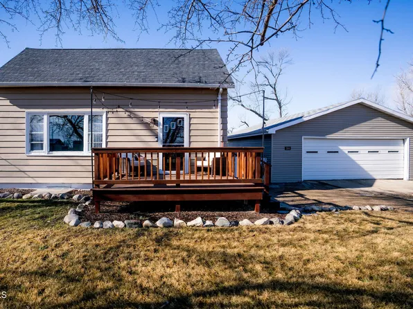 504 N 3rd Ave, Wimbledon, ND 58492
