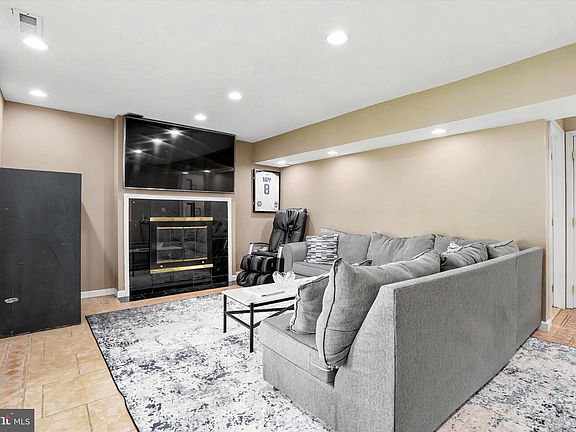 3rd image of 1316 Brown Ave