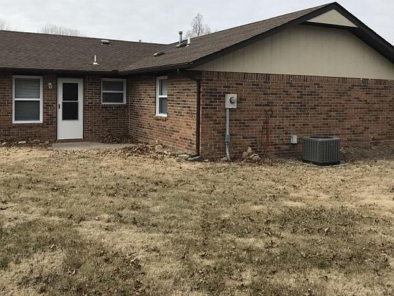2nd image of 2310 Willow Ln