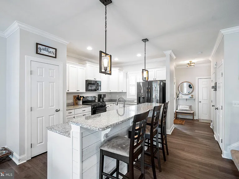 6 New Village Greene Dr — Photo 10