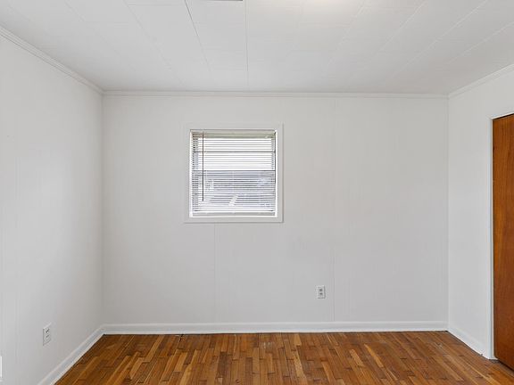4th image of 1306 W Main St