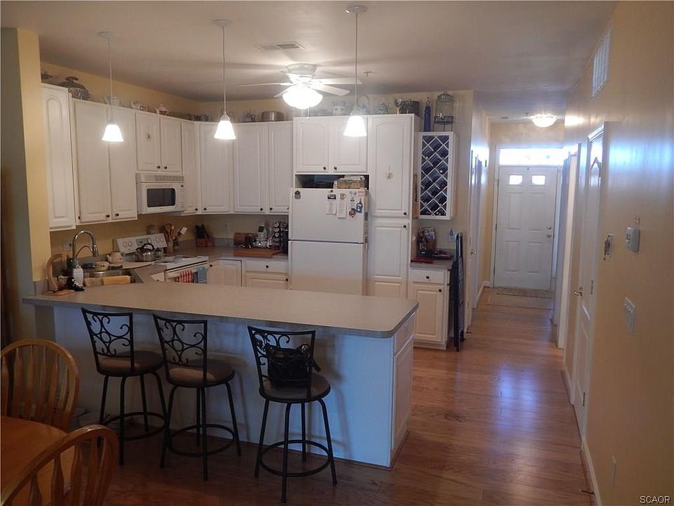 1st image of 34363 Summerlyn Dr APT 202