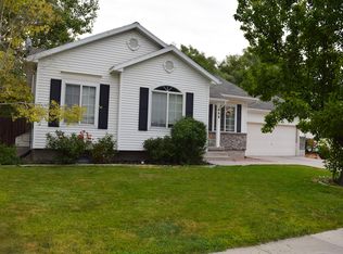 686 Country Clb, Tooele, UT 84074