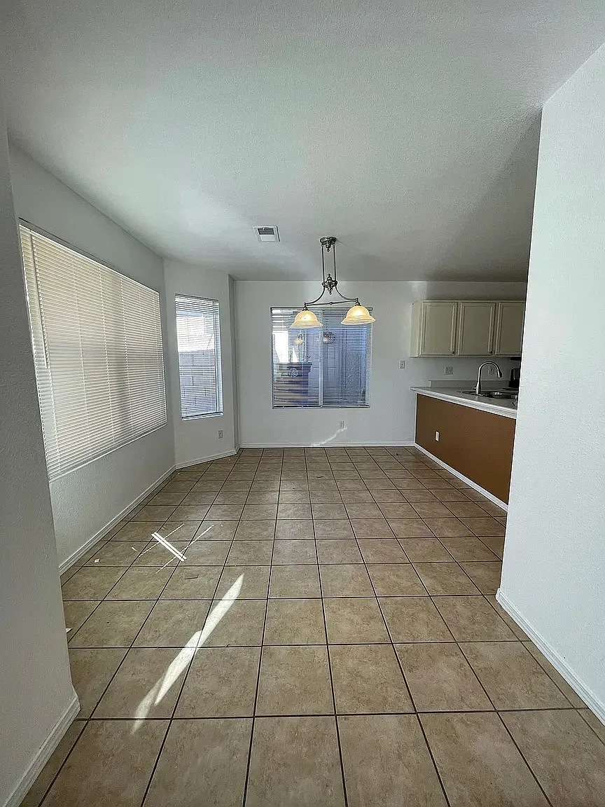 4 bed, 1680 sqft, $2,300 — Photo 4