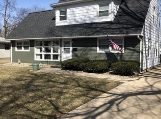 116 Meadowbrook Dr, Bloomington, IL