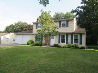 88 Squirrels Heath Rd, Fairport, NY 14450