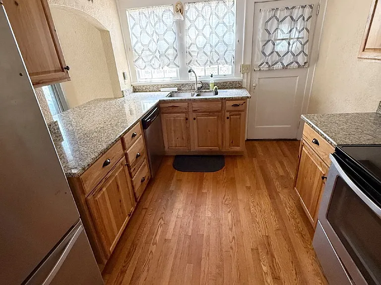 129 Hazelwood Ave — Photo 5